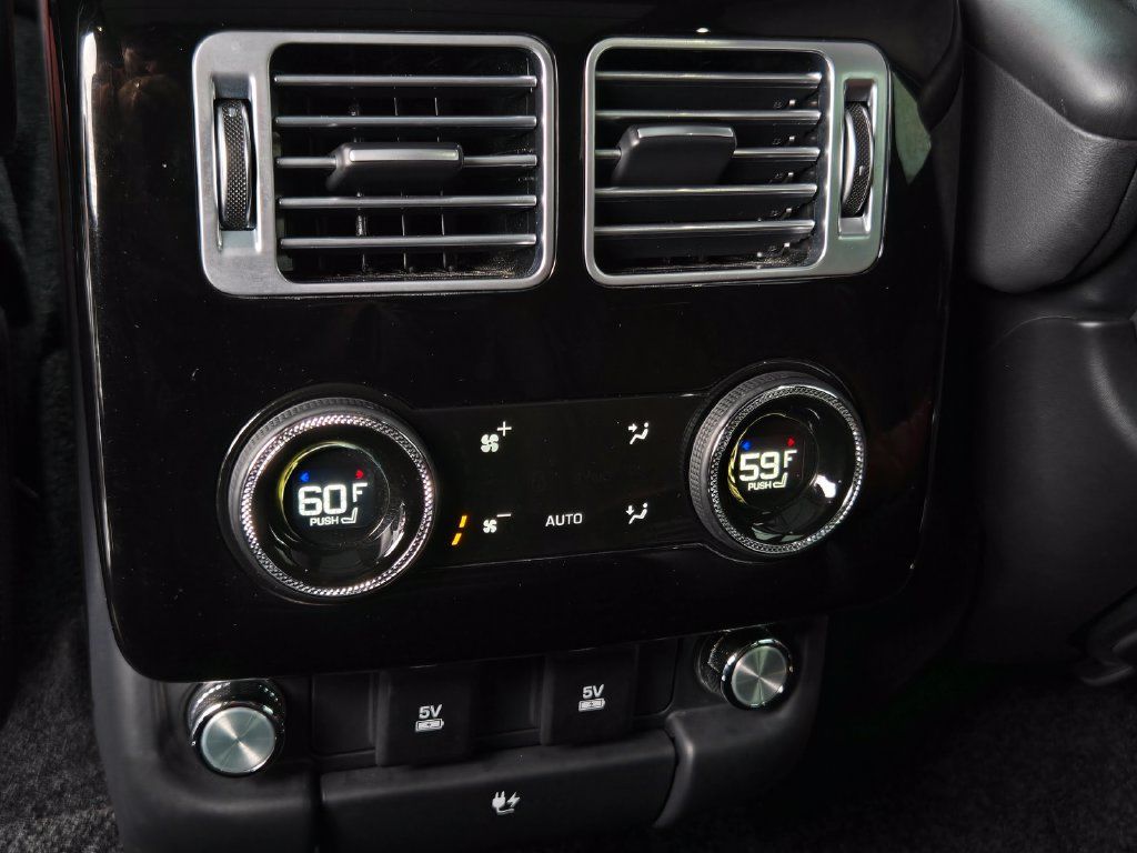 Used 2020 Land Rover Range Rover SV Autobiography Dynamic AWD/4WD image 17