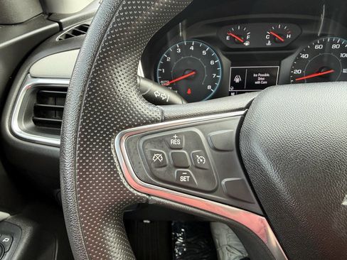 Used 2019 Chevrolet Equinox LS image 16