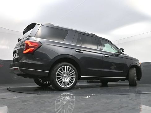 Used 2024 Ford Expedition Limited AWD/4WD image 34
