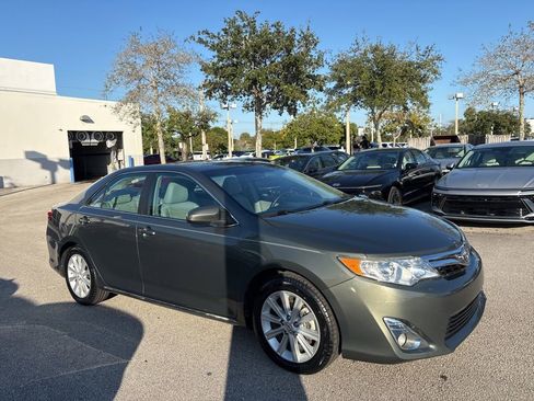 Used 2012 Toyota Camry image 7
