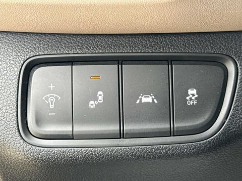 Used 2019 Hyundai Santa Fe SE FWD image 25