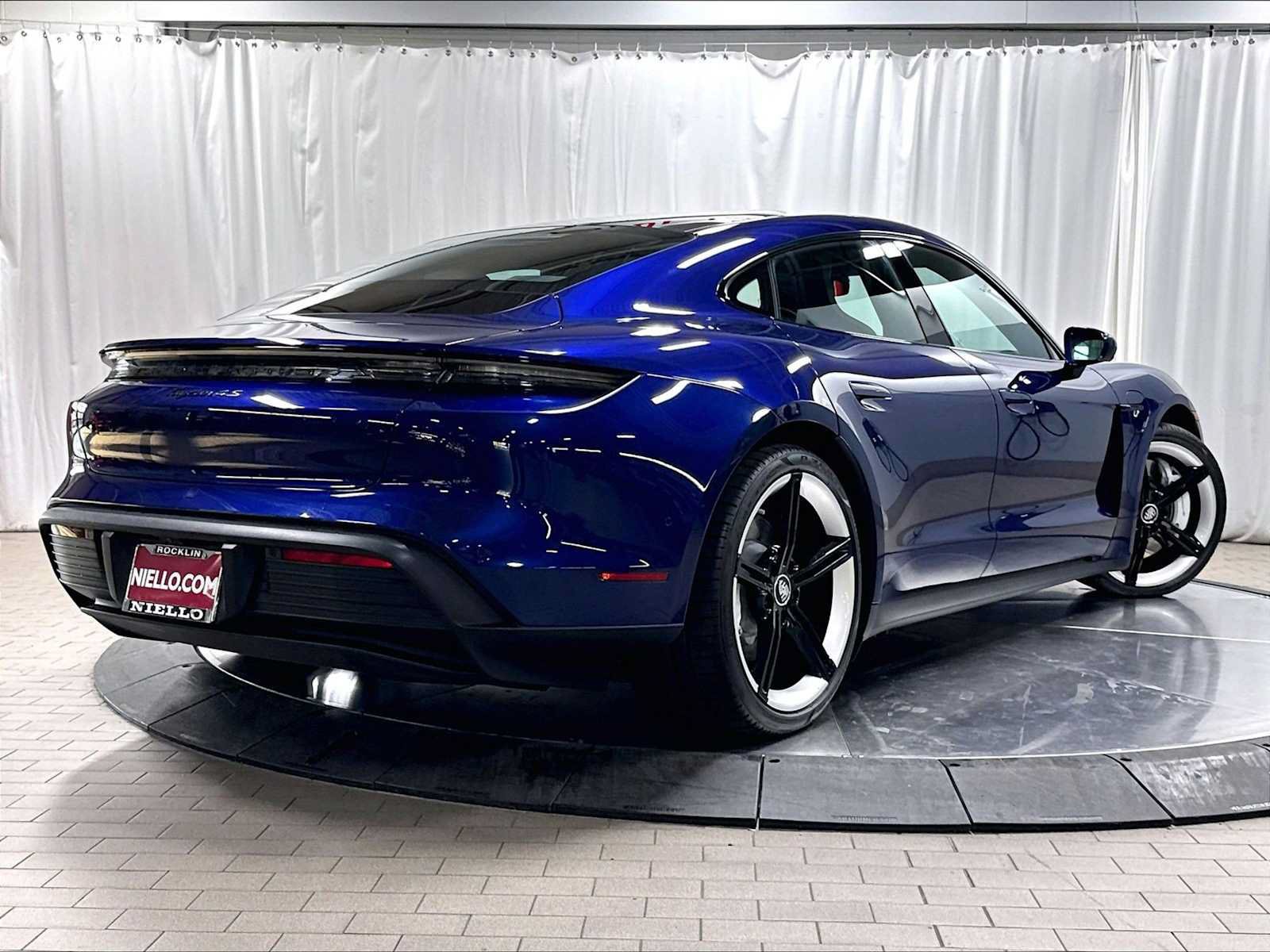 Used 2024 Porsche Taycan 4S AWD/4WD image 10