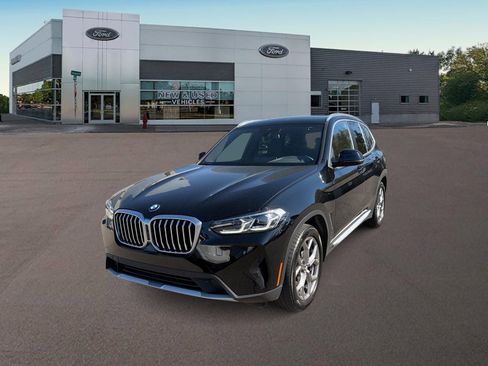 Used 2023 BMW X3 xDrive30i w/ Premium Package w/ZPA AWD/4WD image 4