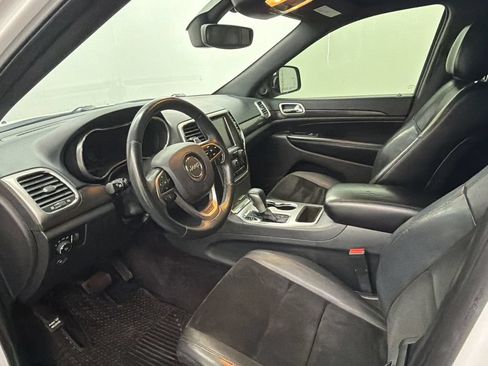 Used 2017 Jeep Grand Cherokee Altitude RWD image 28