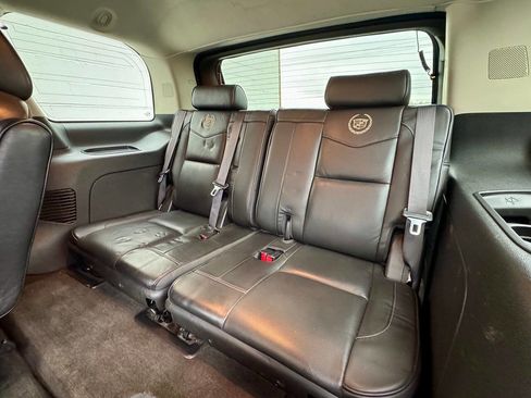 Used 2014 Cadillac Escalade Platinum image 22