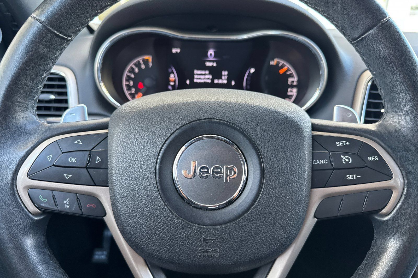 Used 2015 Jeep Grand Cherokee Laredo w/ Quick Order Package 23E AWD/4WD image 24