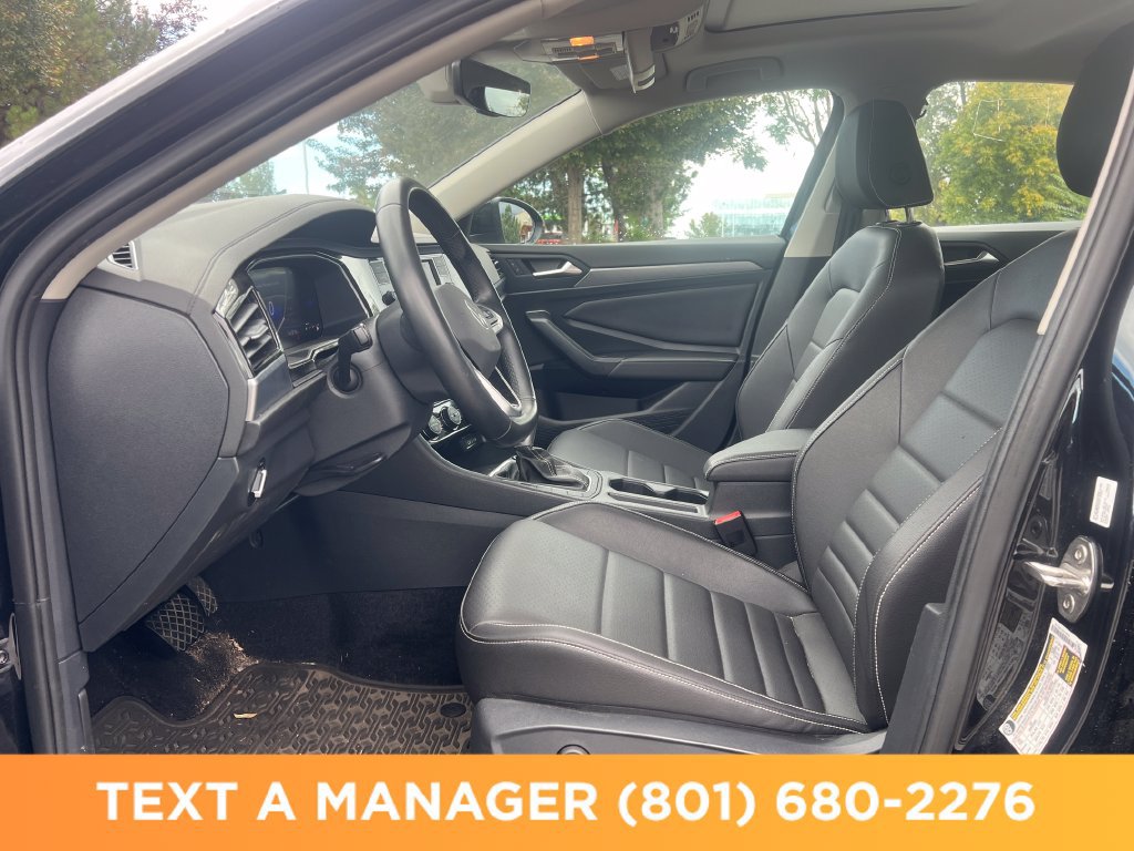 Used 2024 Volkswagen Jetta SE FWD image 11