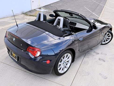 Used 2007 BMW Z4 3.0i RWD image 18