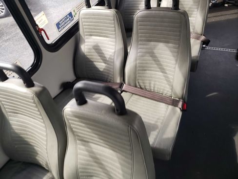 Used 2015 Ford E-350 and Econoline 350 Super Duty RWD image 27