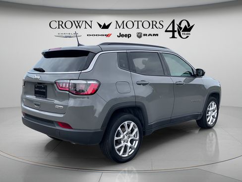 Used 2023 Jeep Compass Latitude AWD/4WD image 5