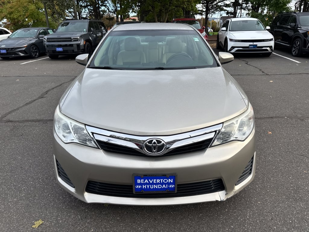 Used 2013 Toyota Camry LE FWD image 9