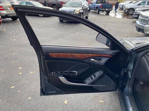 Used 2008 Cadillac CTS 3.6 w/ Luxury Level Two Package RWD image 10