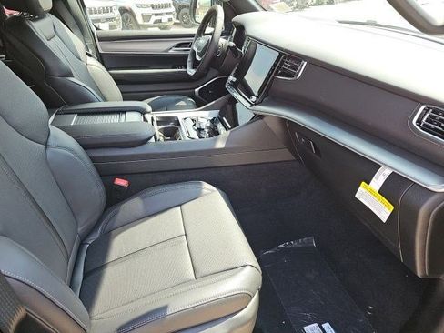 New 2026 Jeep Grand Wagoneer Limited AWD/4WD image 11