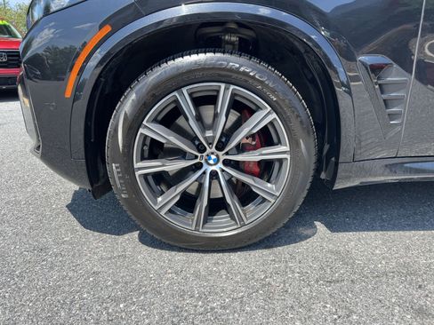 Used 2024 BMW X5 xDrive40i w/ M Sport Package AWD/4WD image 12