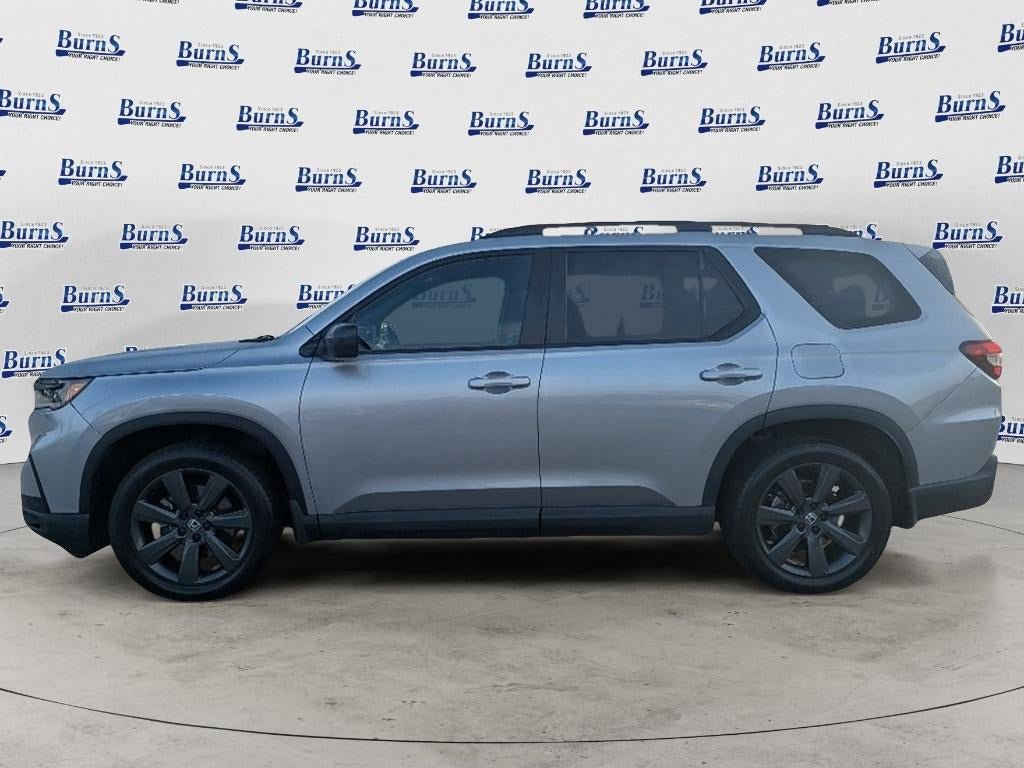 Used 2025 Honda Pilot Sport image 5