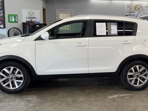 Used 2016 Kia Sportage LX w/ LX Popular Package FWD image 9