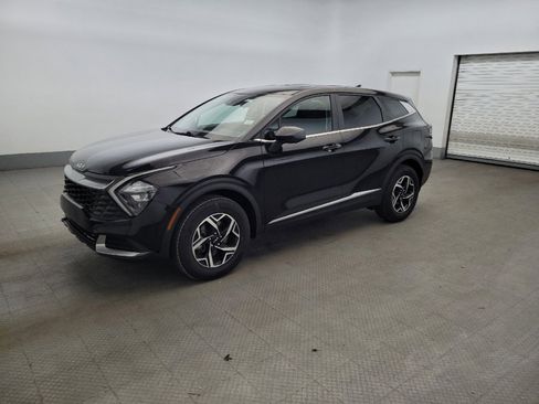 Used 2023 Kia Sportage LX AWD/4WD image 2