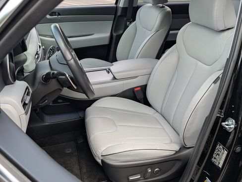 Used 2025 Hyundai Palisade SEL FWD image 11