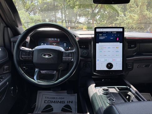 Used 2022 Ford Expedition Max Limited AWD/4WD image 15
