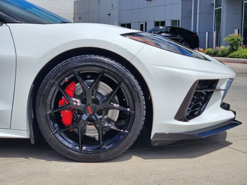 Used 2022 Chevrolet Corvette Stingray Premium Conv w/ Z51 Performance Package RWD image 10