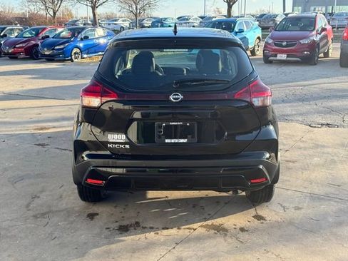 Certified 2025 Nissan Kicks Play S image 2