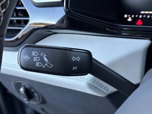 Certified 2025 Volkswagen Taos S image 27