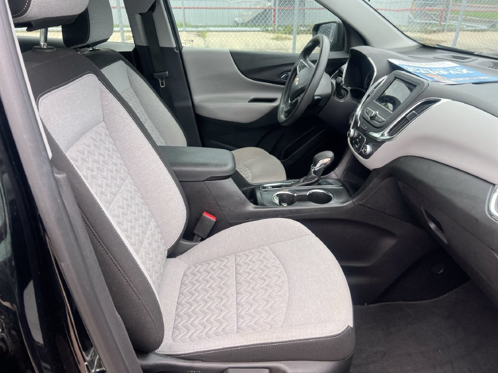 Used 2023 Chevrolet Equinox LS FWD image 23
