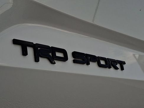 Used 2024 Toyota Sequoia SR5 w/ SR5 Premium Package AWD/4WD image 32