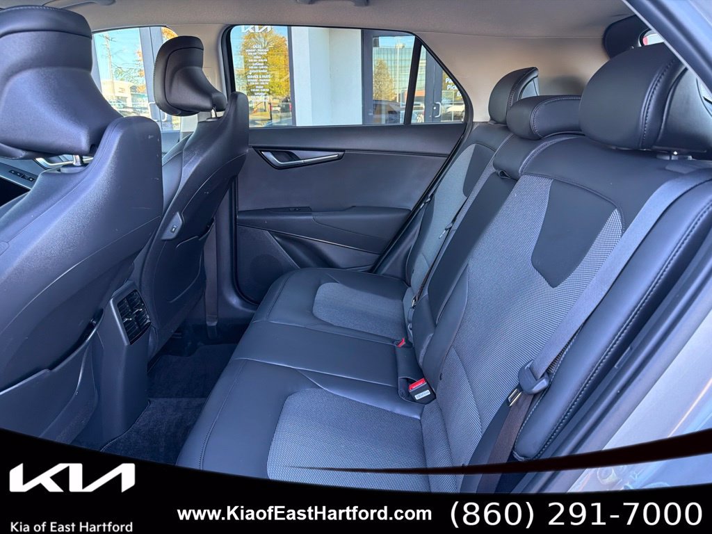 Certified 2023 Kia Niro EX FWD image 16