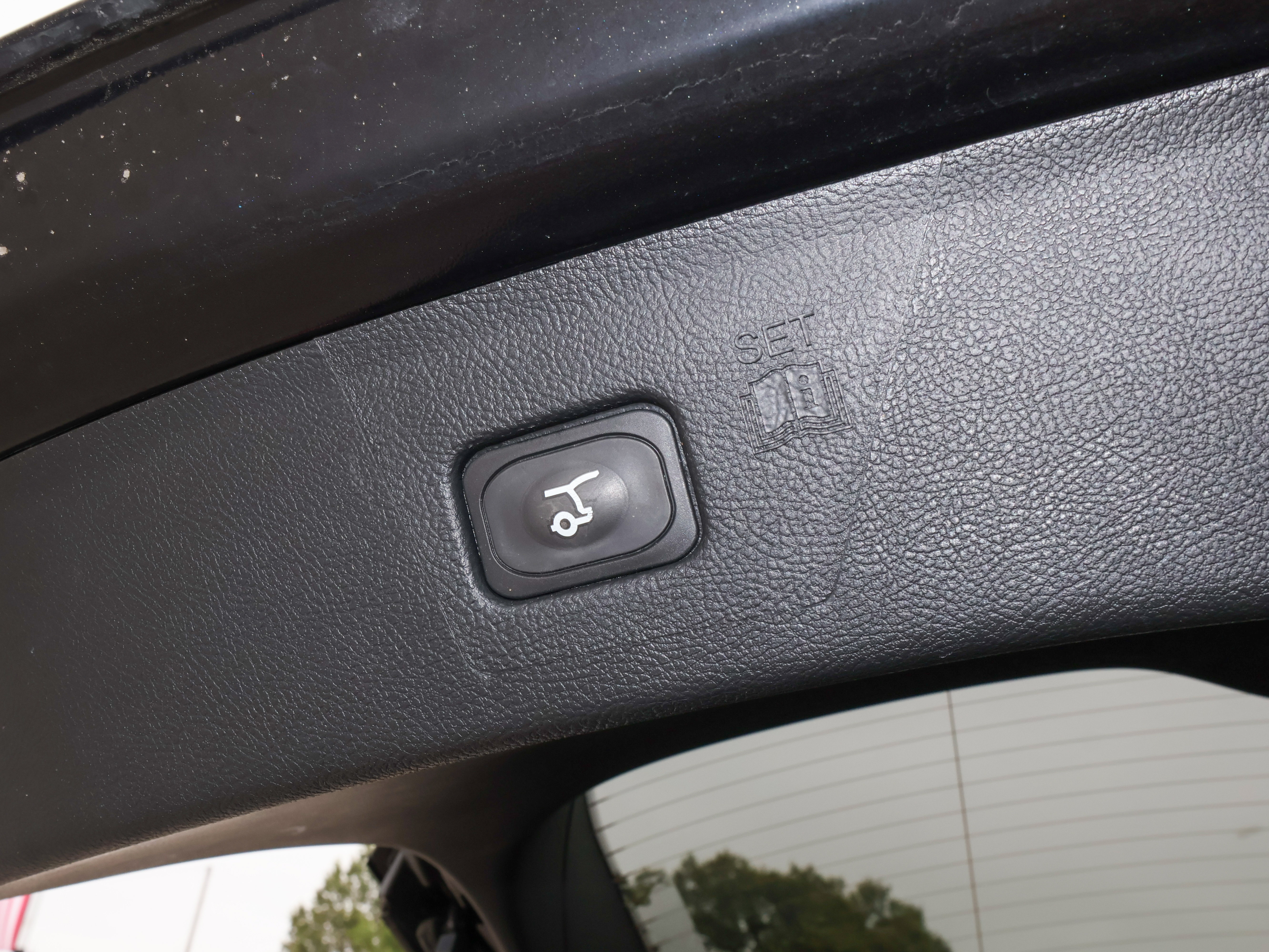 Used 2024 Ford Edge SEL w/ Convenience Package AWD/4WD image 10