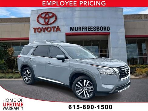 Used 2025 Nissan Pathfinder Platinum w/ Cargo Package image 1