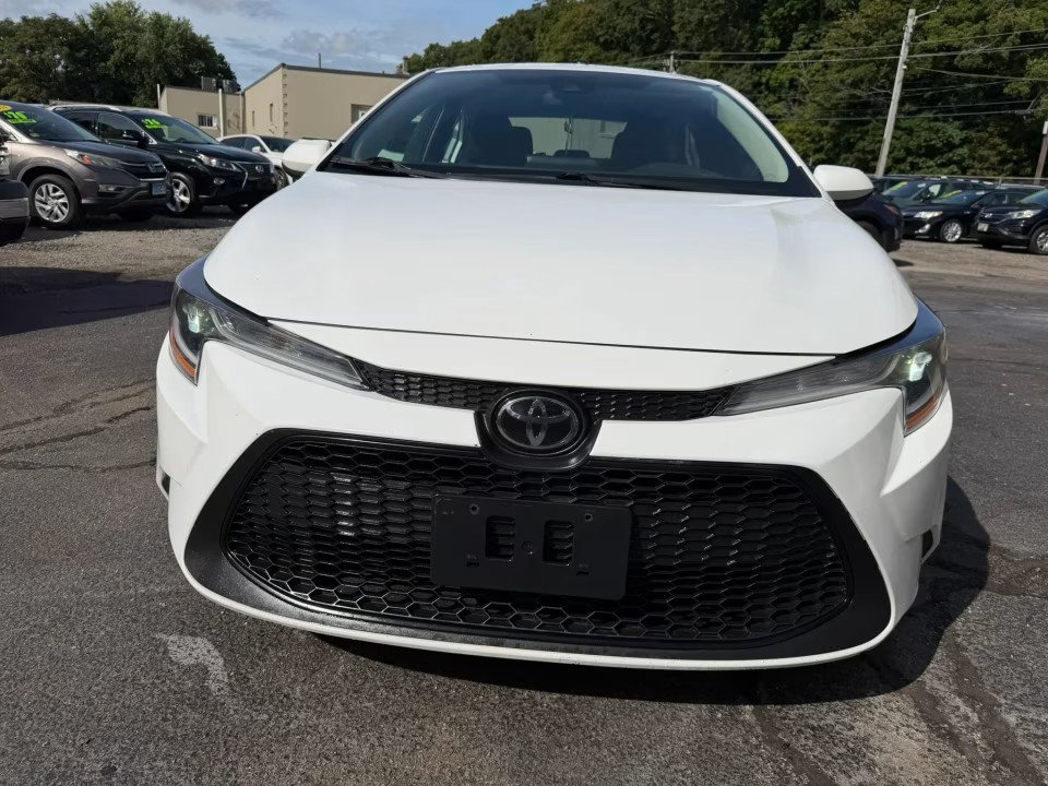 Used 2022 Toyota Corolla LE FWD image 4