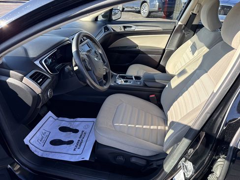 Used 2018 Ford Fusion S image 9