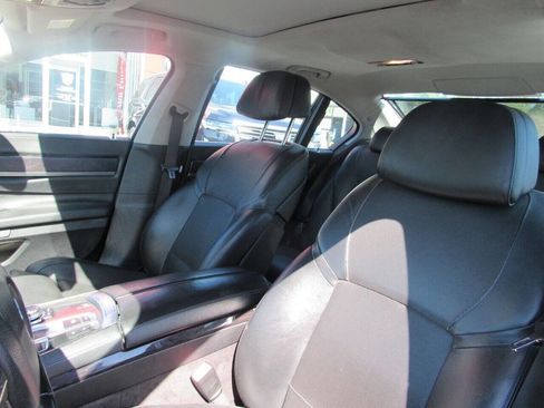 Used 2009 BMW 750i image 10