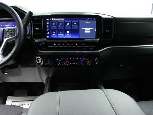 Used 2025 Chevrolet Silverado 2500 LT image 18