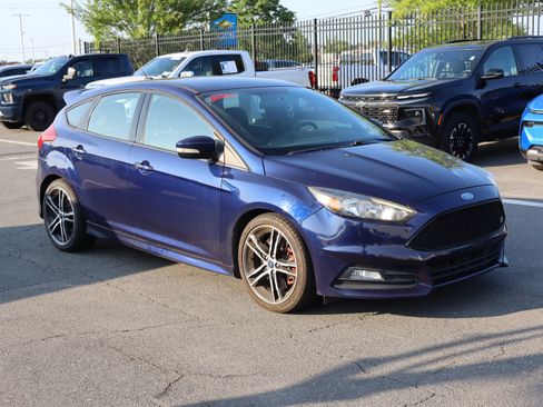 Used 2017 Ford Focus ST FWD image 13