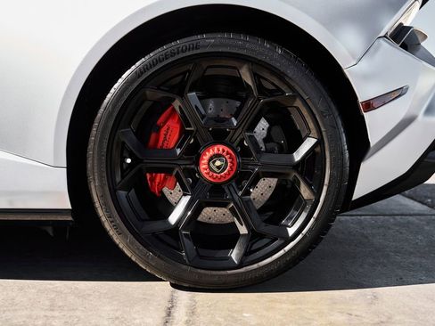 Used 2023 Lamborghini Huracan Tecnica RWD image 23