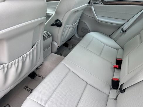 Used 2007 Mercedes-Benz C 230 Sedan image 12