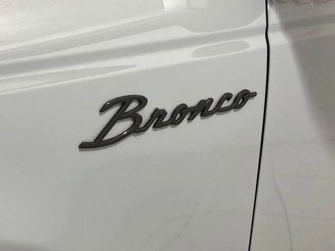 Used 2022 Ford Bronco Black Diamond image 26