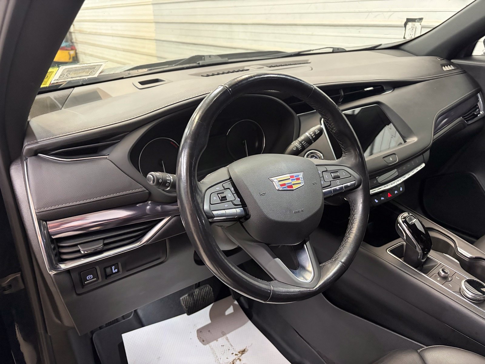 Used 2022 Cadillac XT4 Luxury w/ Cold Weather Package AWD/4WD image 14