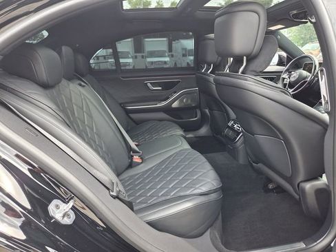 Used 2025 Mercedes-Benz S 580 4MATIC Sedan image 16
