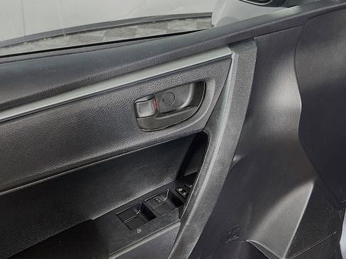 Used 2016 Toyota Corolla L image 17