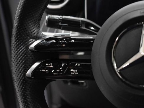 Used 2024 Mercedes-Benz GLC 300 4MATIC image 29