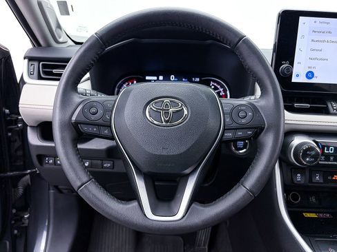 Used 2023 Toyota RAV4 XLE Premium image 32