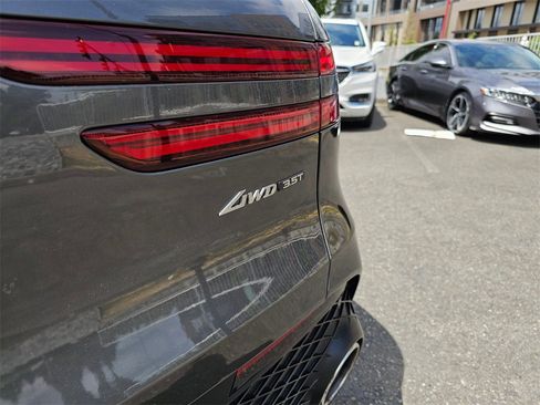 Used 2025 Genesis GV70 3.5T Sport w/ Sport Advanced Package image 16