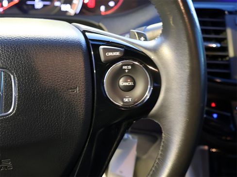 Used 2017 Honda Accord Sport image 28