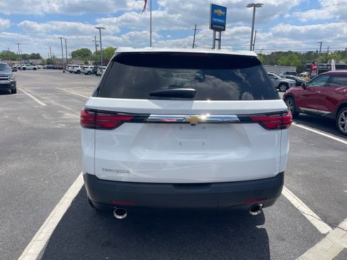 Used 2023 Chevrolet Traverse LS image 13