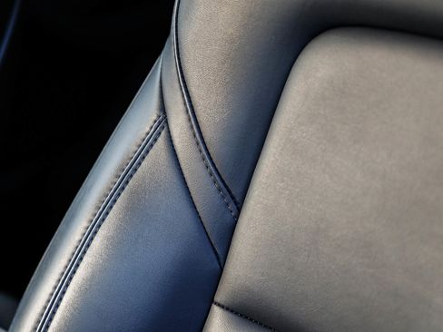 Used 2021 Tesla Model Y Long Range image 25