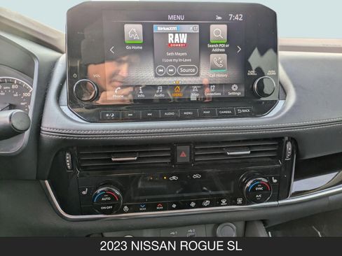 Used 2023 Nissan Rogue SL w/ SL Premium Package image 19