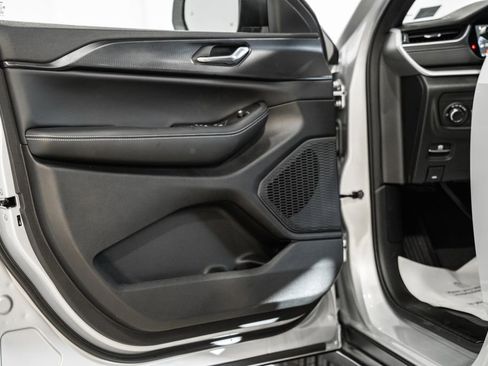 New 2025 Jeep Grand Cherokee Laredo X image 34